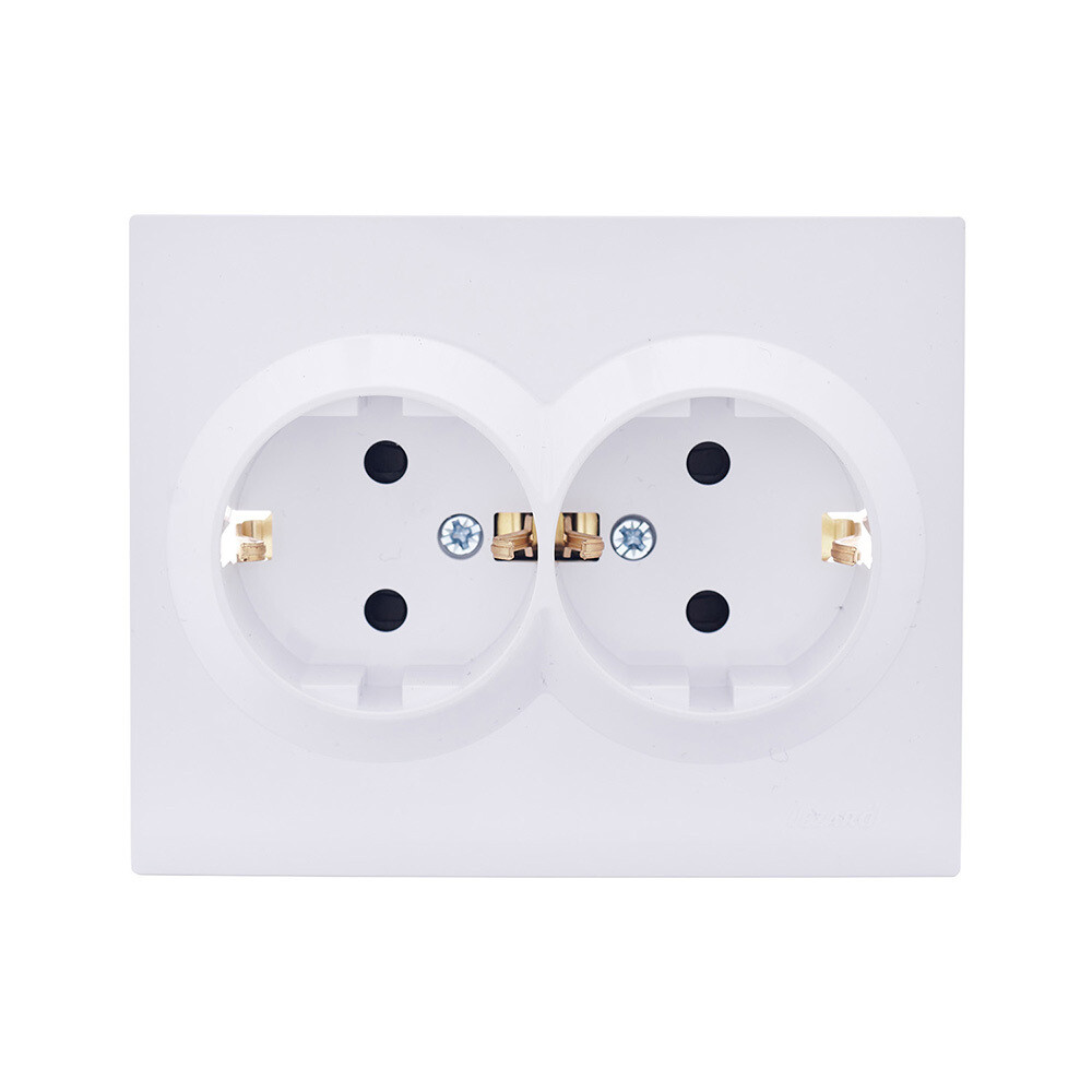 Розетка Lezard Vesna встраиваемая белая со шторками (742-0200-178B)